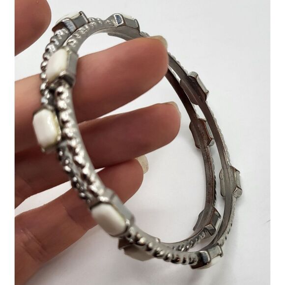 Vintage Set of 2 White Acrylic Cabochon Silver Tone Bangle Bracelet 2.75in dia - Picture 3 of 3
